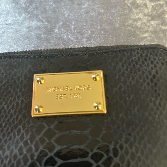 Michael Kors snakeskin leather wallet - Picture 3 of 6